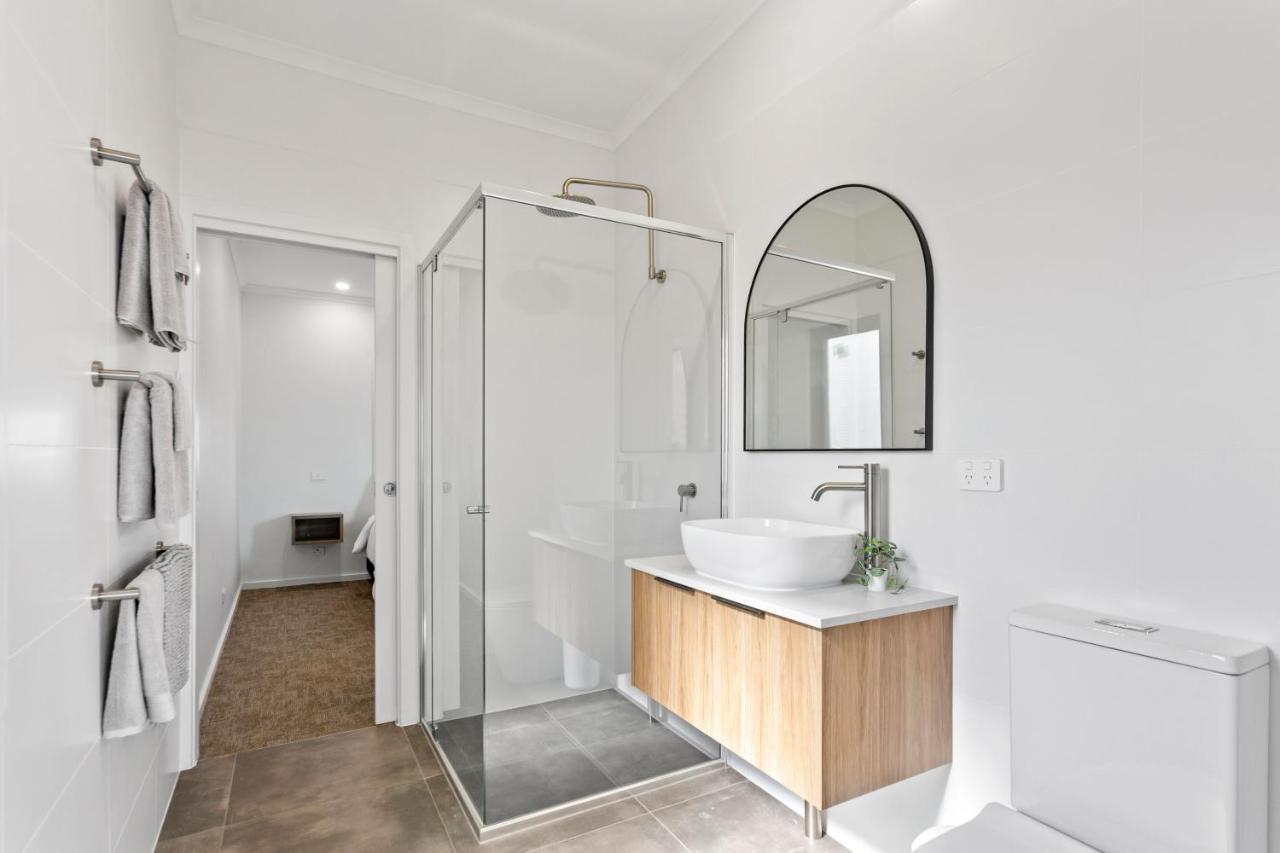 Port Lincoln Beachfront Apartments ภายนอก รูปภาพ