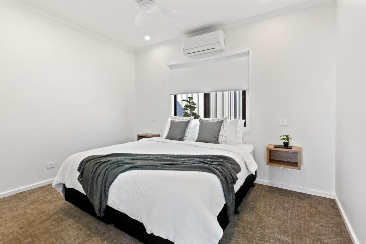Port Lincoln Beachfront Apartments ภายนอก รูปภาพ