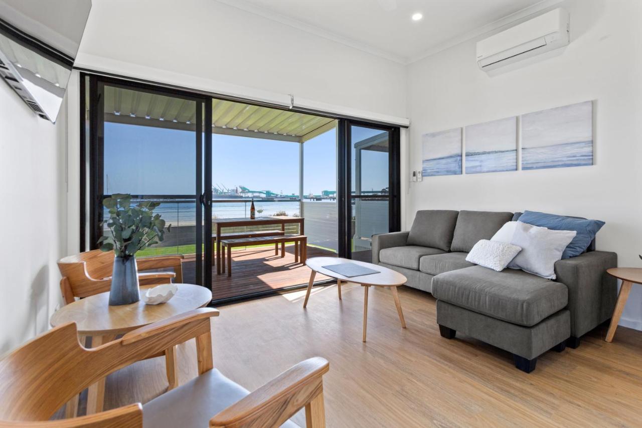 Port Lincoln Beachfront Apartments ภายนอก รูปภาพ